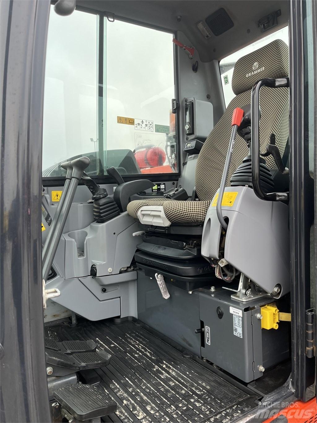 Kubota KX 080-4 Közepes (midi) kotrók 7 t - 12 t