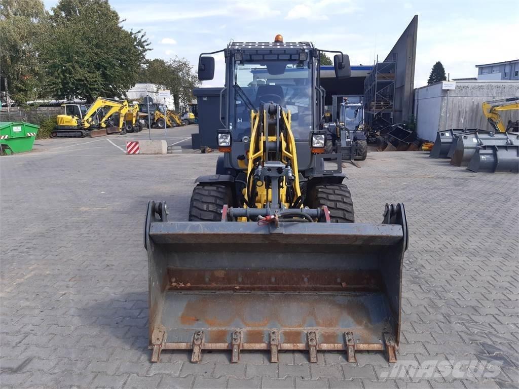 Wacker Neuson WL38 Gumikerekes homlokrakodók