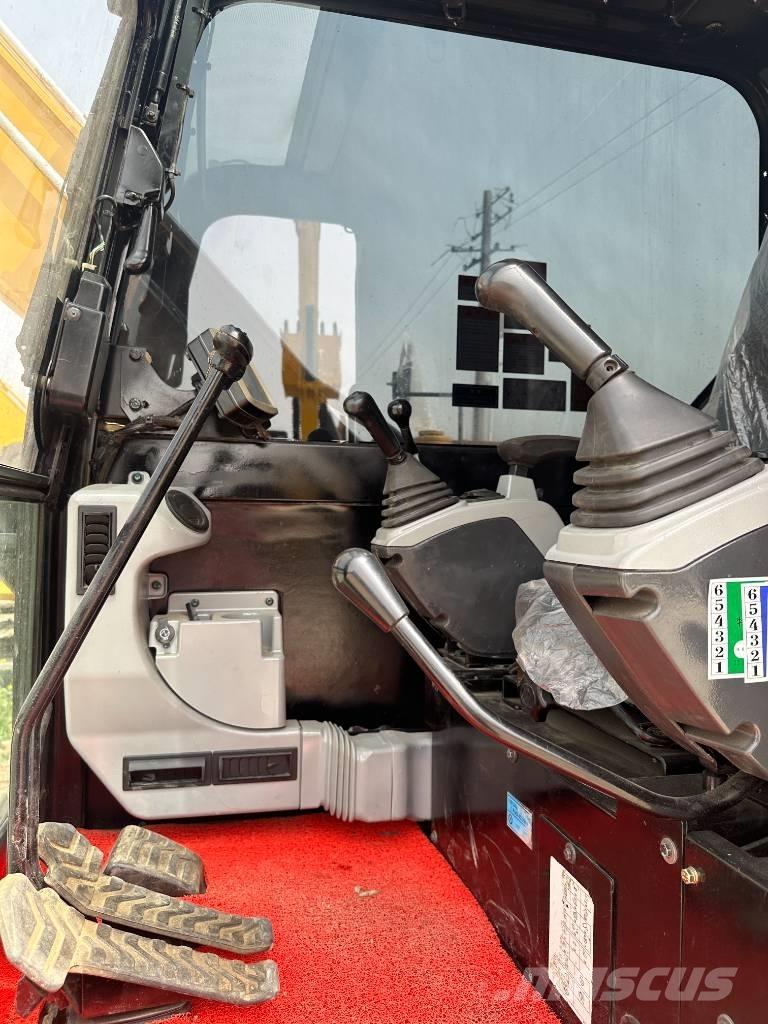 CAT 307E2 Mini kotrók < 7t