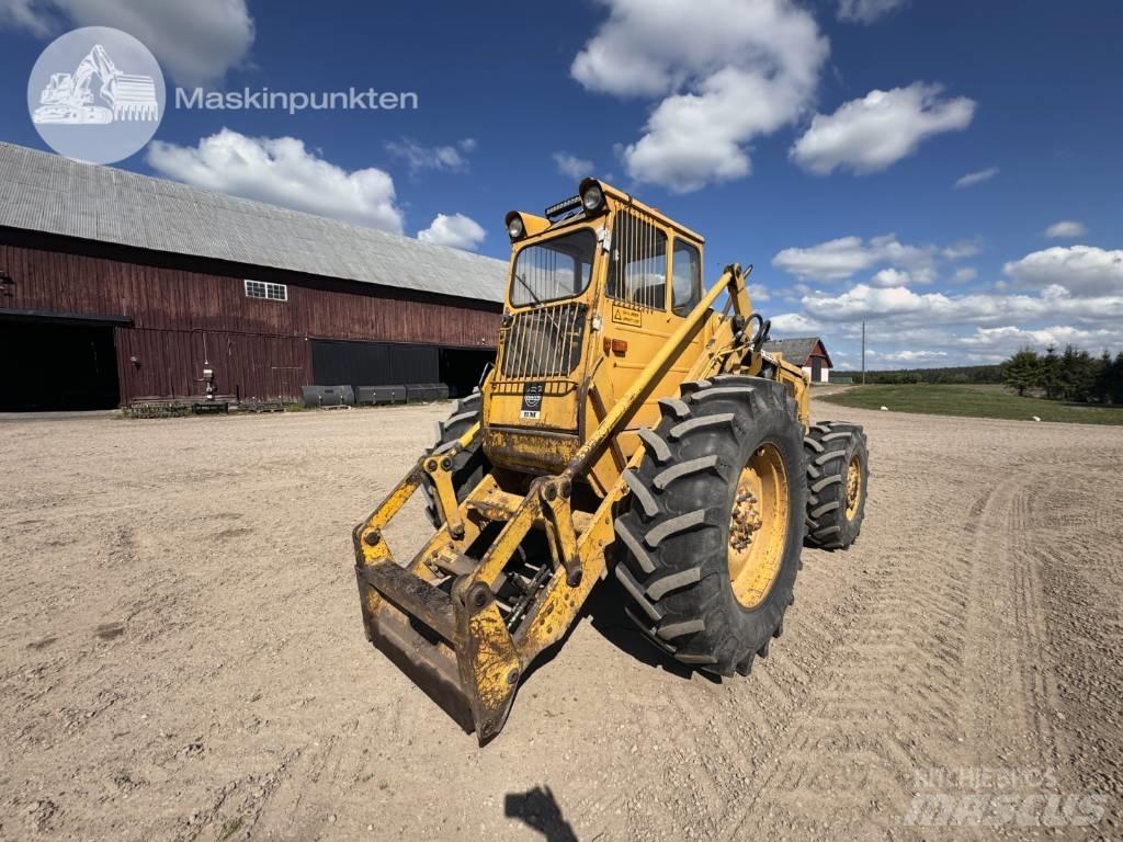 Volvo BM 840 Gumikerekes homlokrakodók