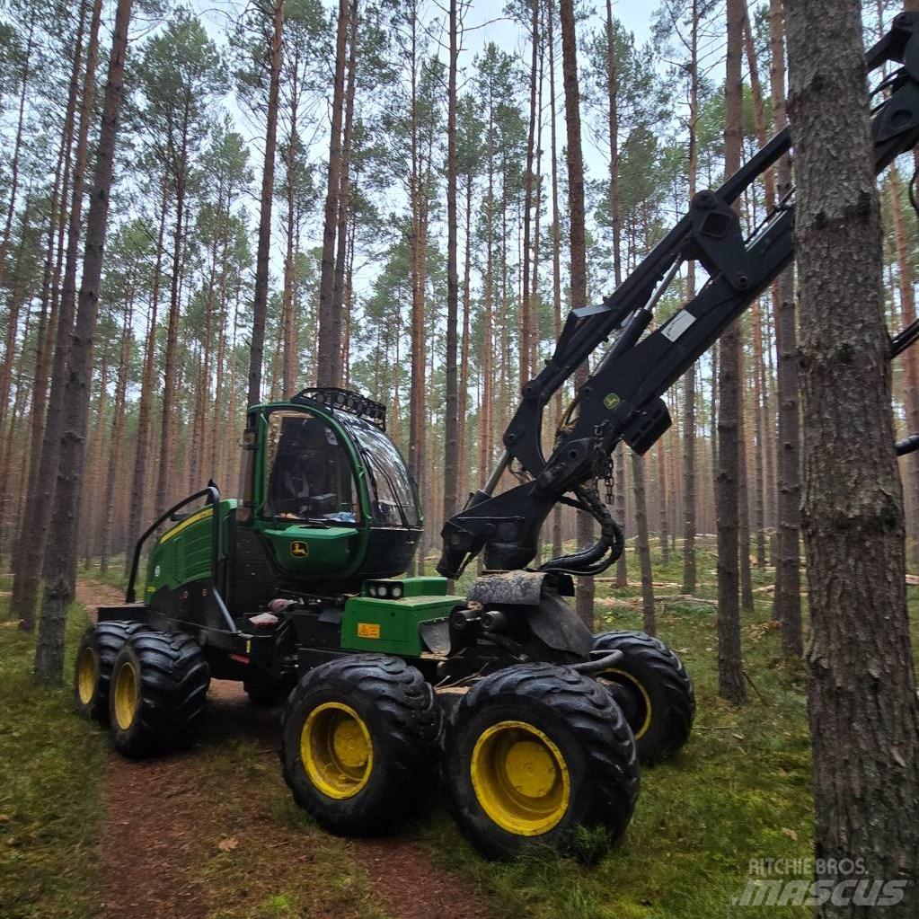 John Deere 1270E Betakarítók