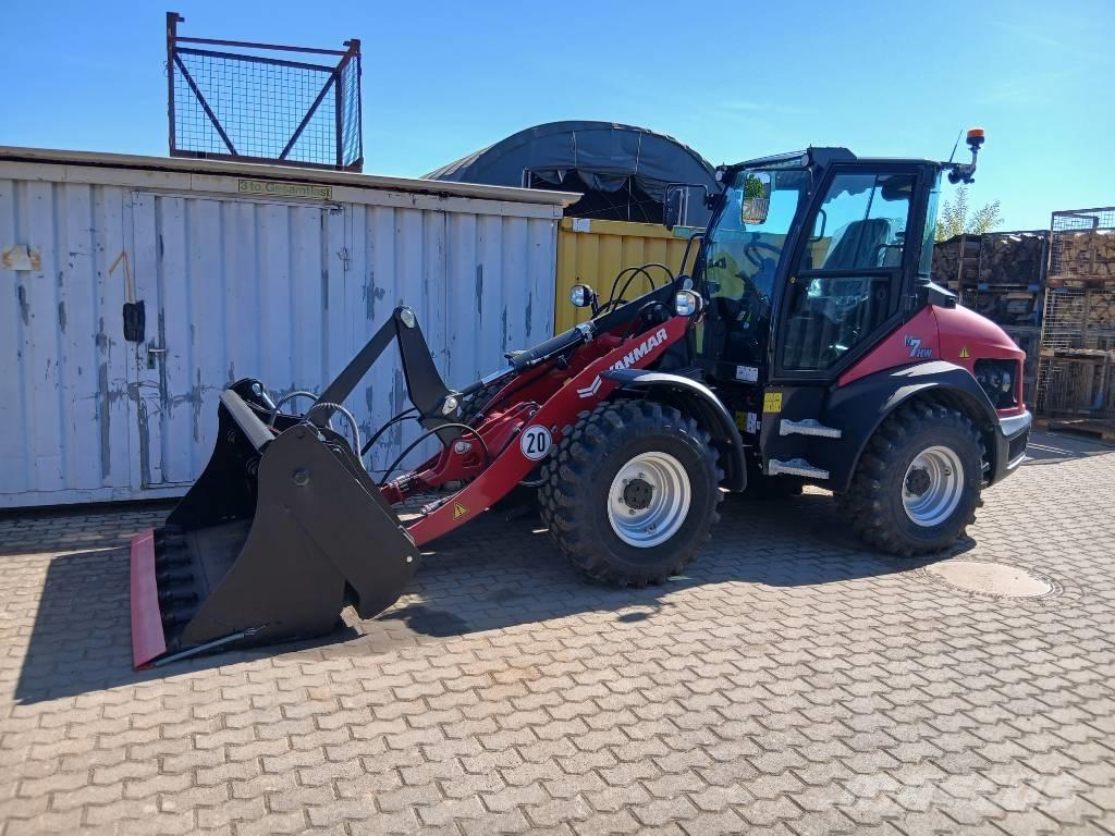 Yanmar V 7 Gumikerekes homlokrakodók