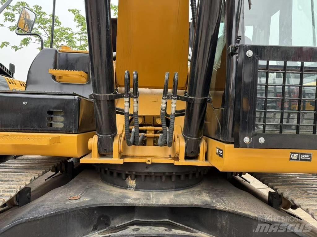 CAT 330 D L Lánctalpas kotrók