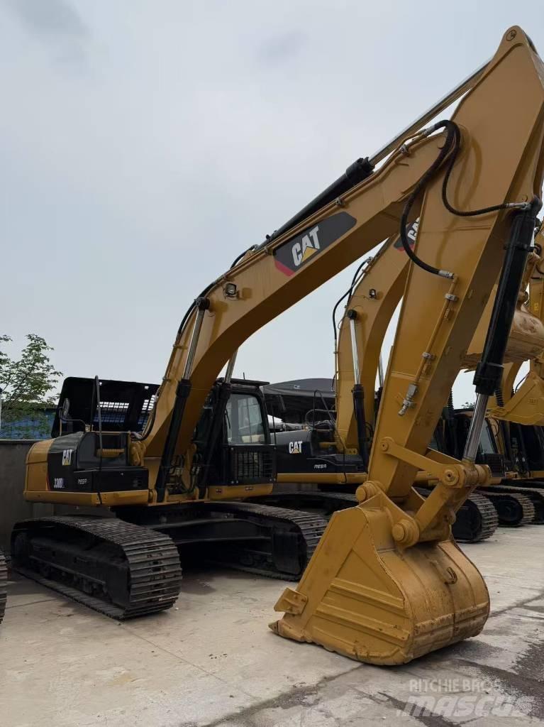 CAT 330 D L Lánctalpas kotrók