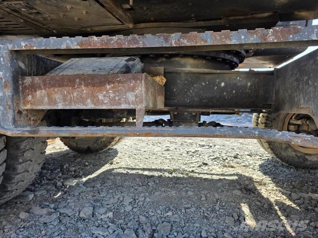 Doosan DX 210 W-5 Gumikerekes kotrók