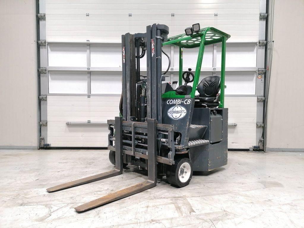 Combilift CB2500 Oldalvillás targonca