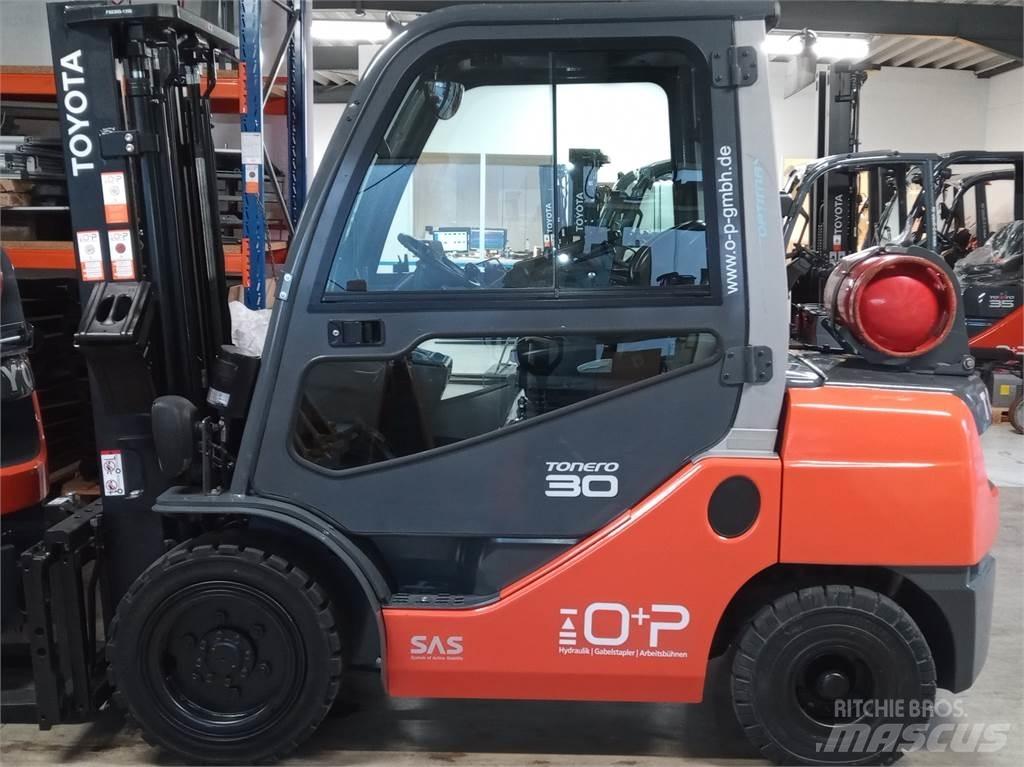 Toyota 02-8FGF30 Gázüzemű targoncák