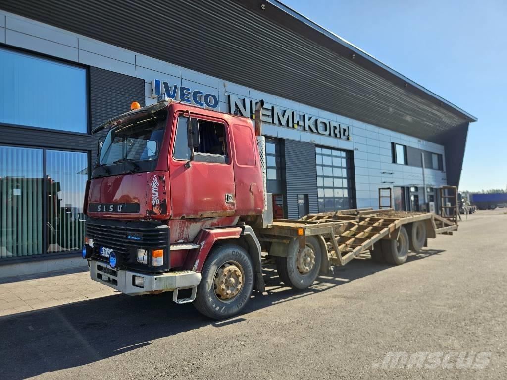Sisu SM300 8X2 erdészeti gépszállító teherautók