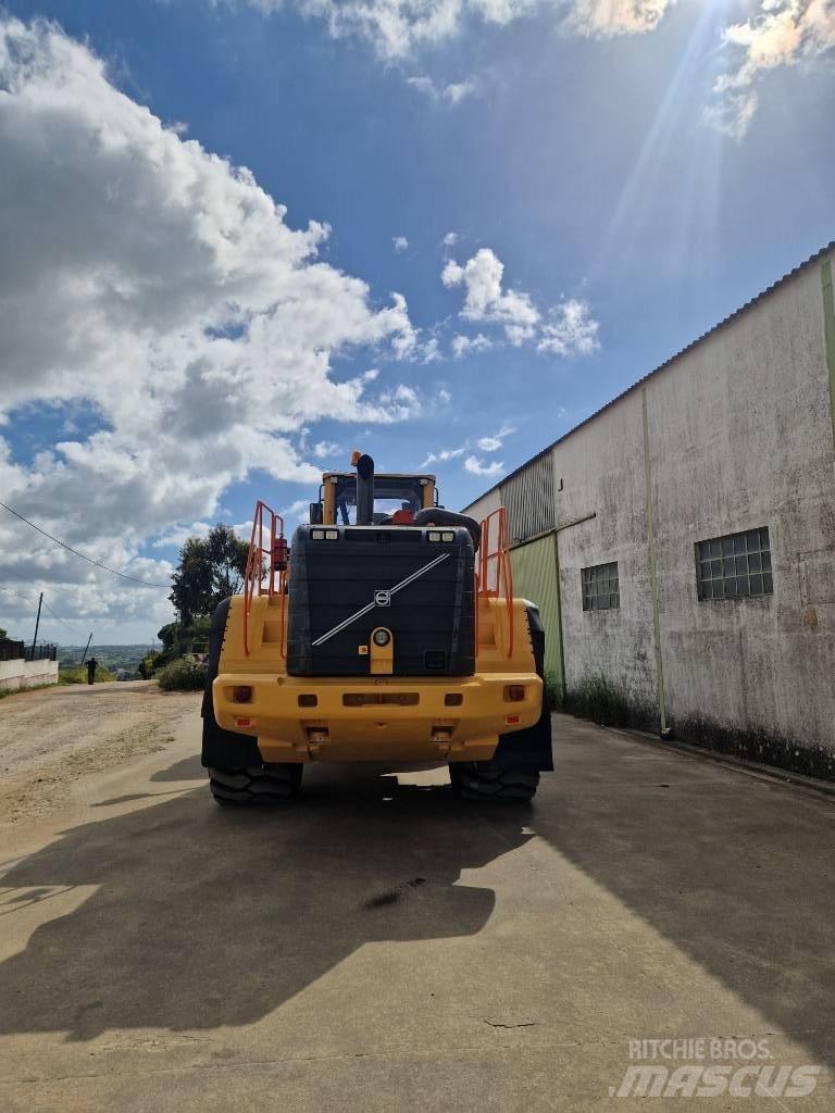 Volvo L 350 F Gumikerekes homlokrakodók