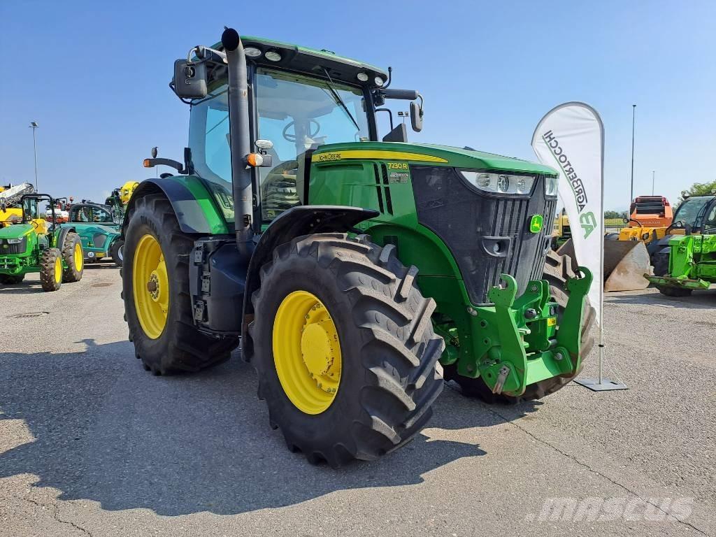 John Deere 7230 R Traktorok