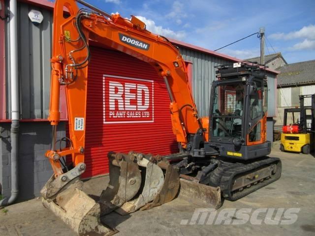 Doosan DX 85 R-3 Közepes (midi) kotrók 7 t - 12 t