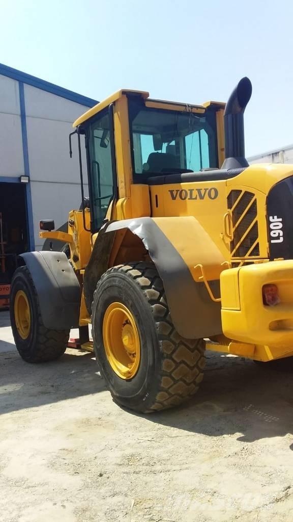 Volvo L90F Gumikerekes homlokrakodók