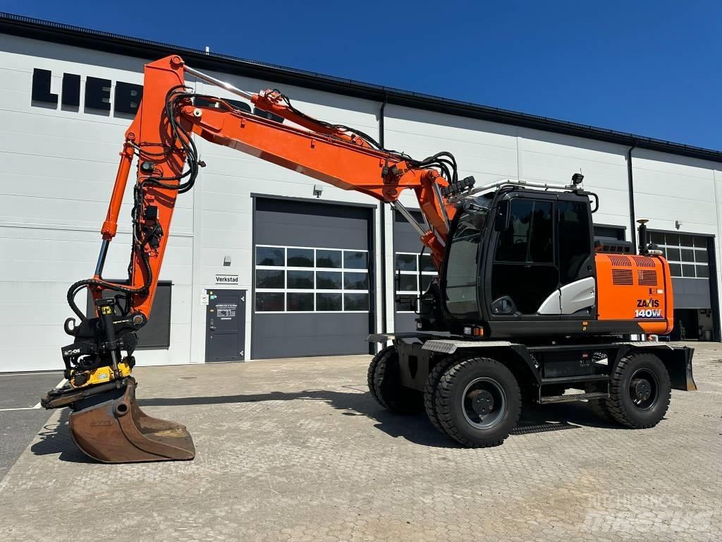 Hitachi ZX 140 W-6 Gumikerekes kotrók