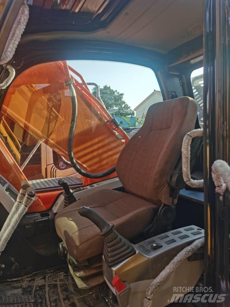 Doosan DX 225 LC Lánctalpas kotrók