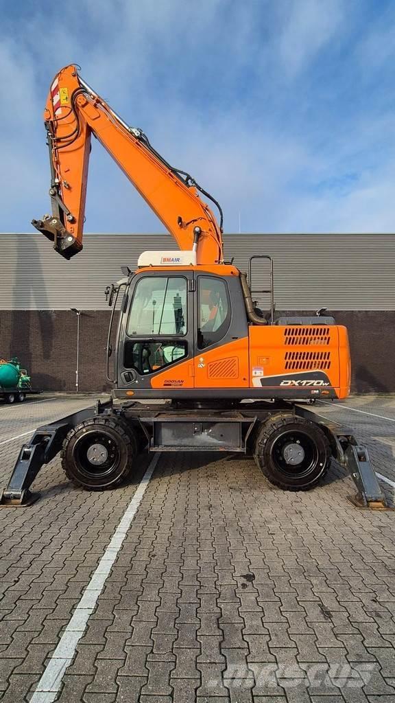 Doosan DX 170W-5 Gumikerekes kotrók