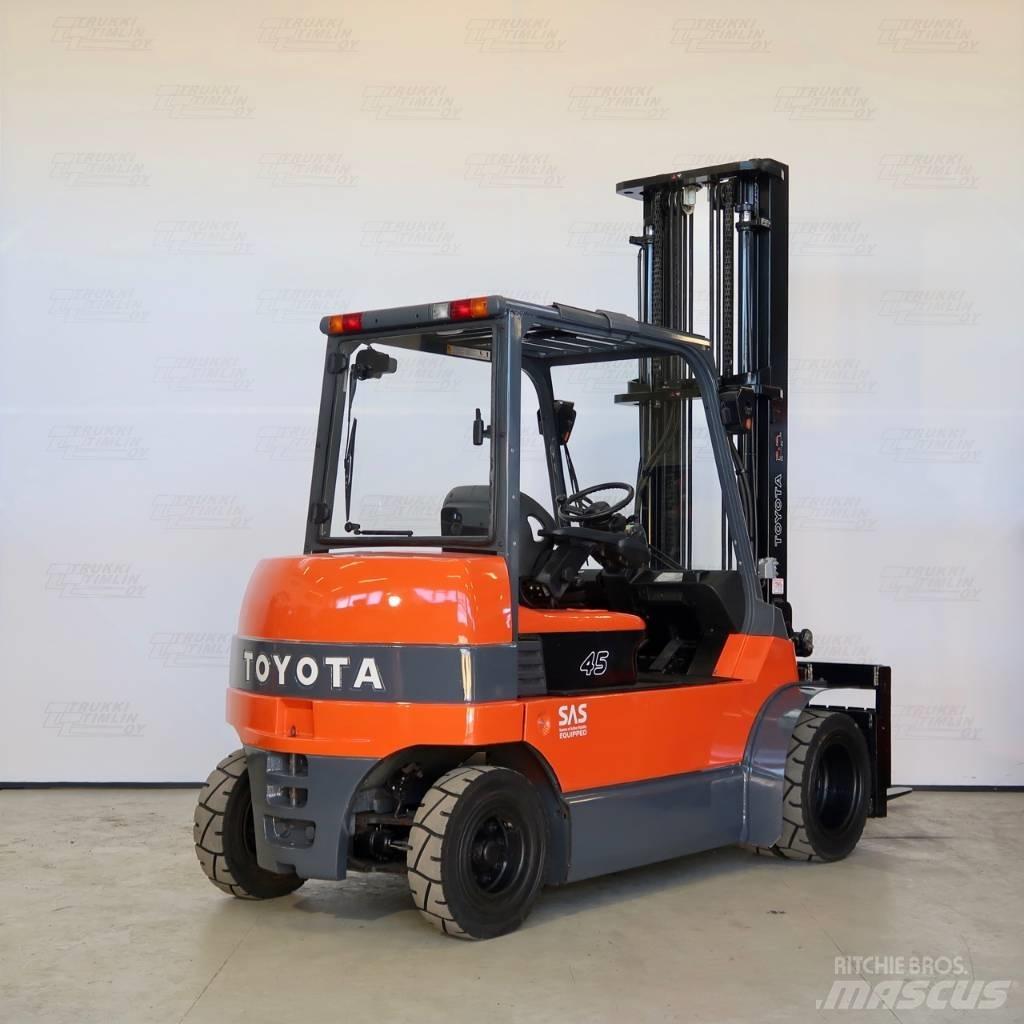 Toyota 7FBMF45 Elektromos targoncák