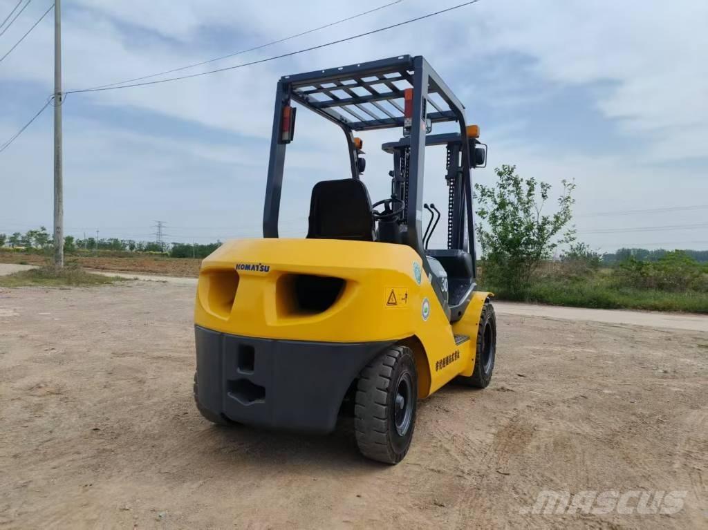 Komatsu 30 Dízel targoncák