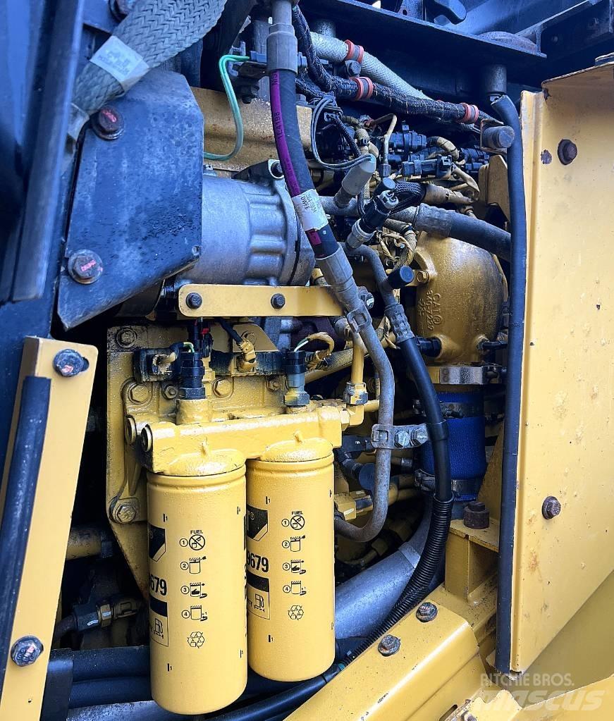 CAT 972 K Gumikerekes homlokrakodók