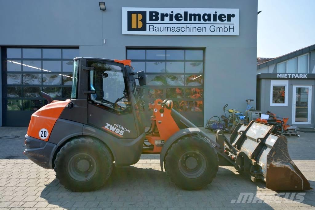 Hitachi ZW 95-6 C Gumikerekes homlokrakodók