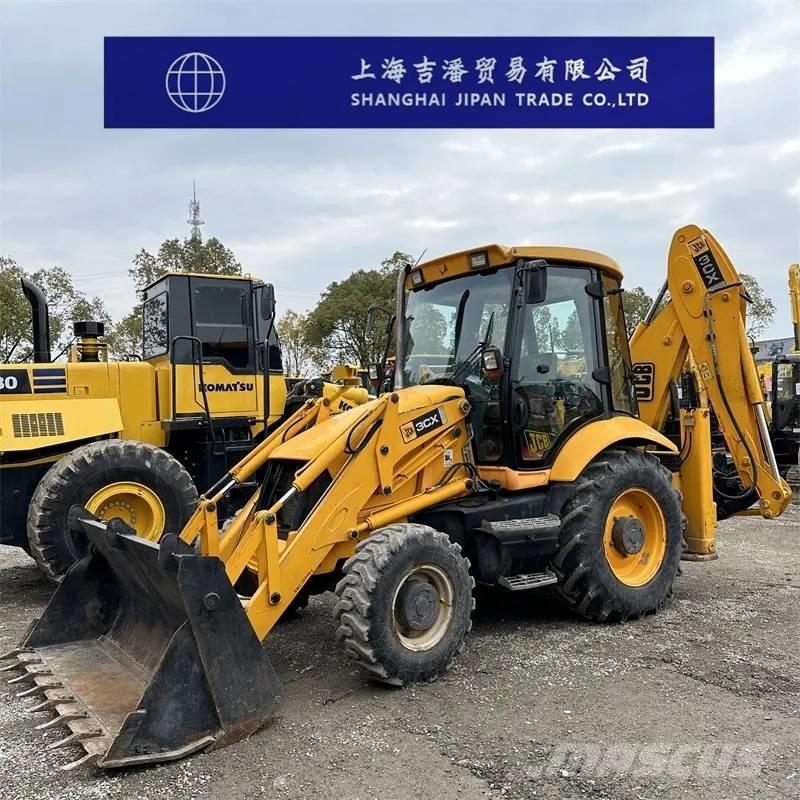 JCB 3 CX Gumikerekes kotrók
