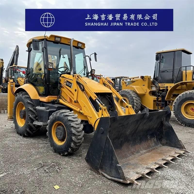 JCB 3 CX Gumikerekes kotrók