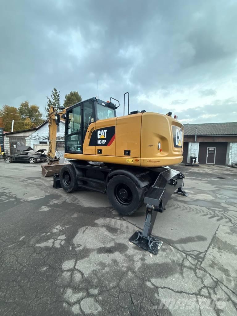 CAT M 316 F Gumikerekes kotrók