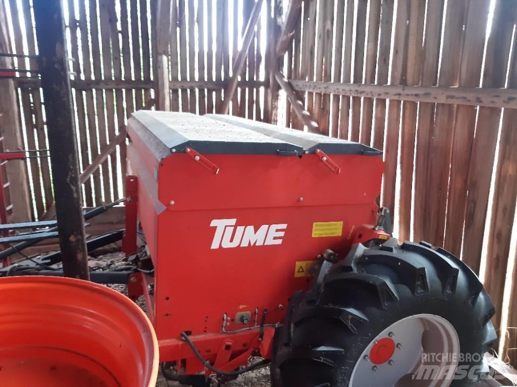Tume HKL2500 Vetőgépek
