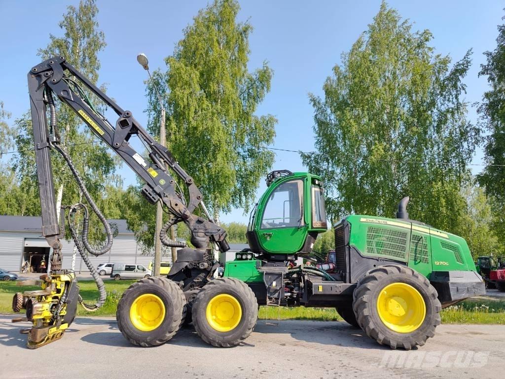 John Deere 1270 G Betakarítók
