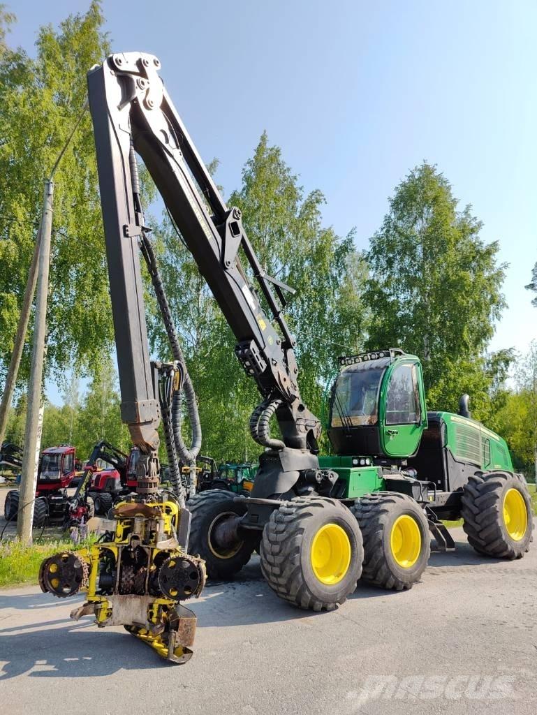 John Deere 1270 G Betakarítók