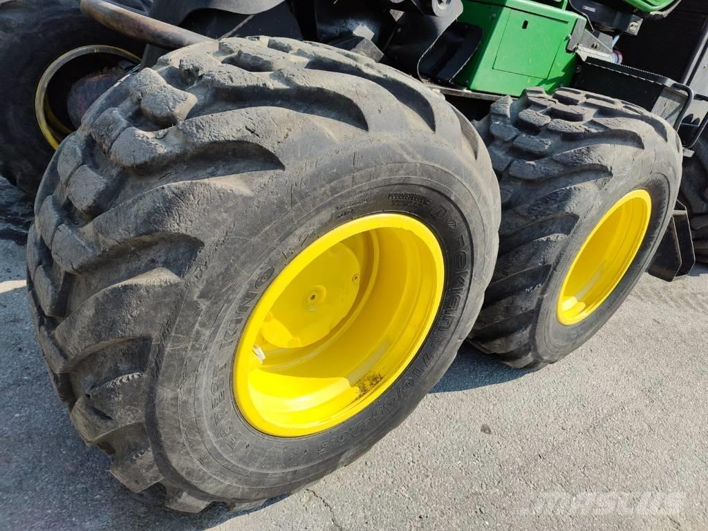 John Deere 1270 G Betakarítók