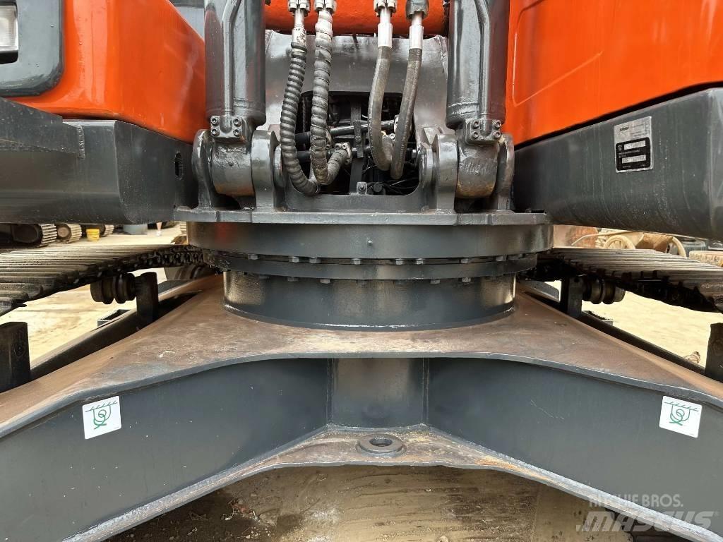 Doosan DX225LC-9C Lánctalpas kotrók