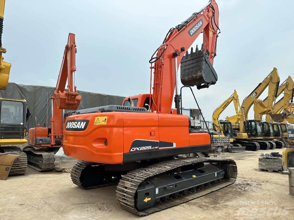 Doosan DX225LC-9C Lánctalpas kotrók