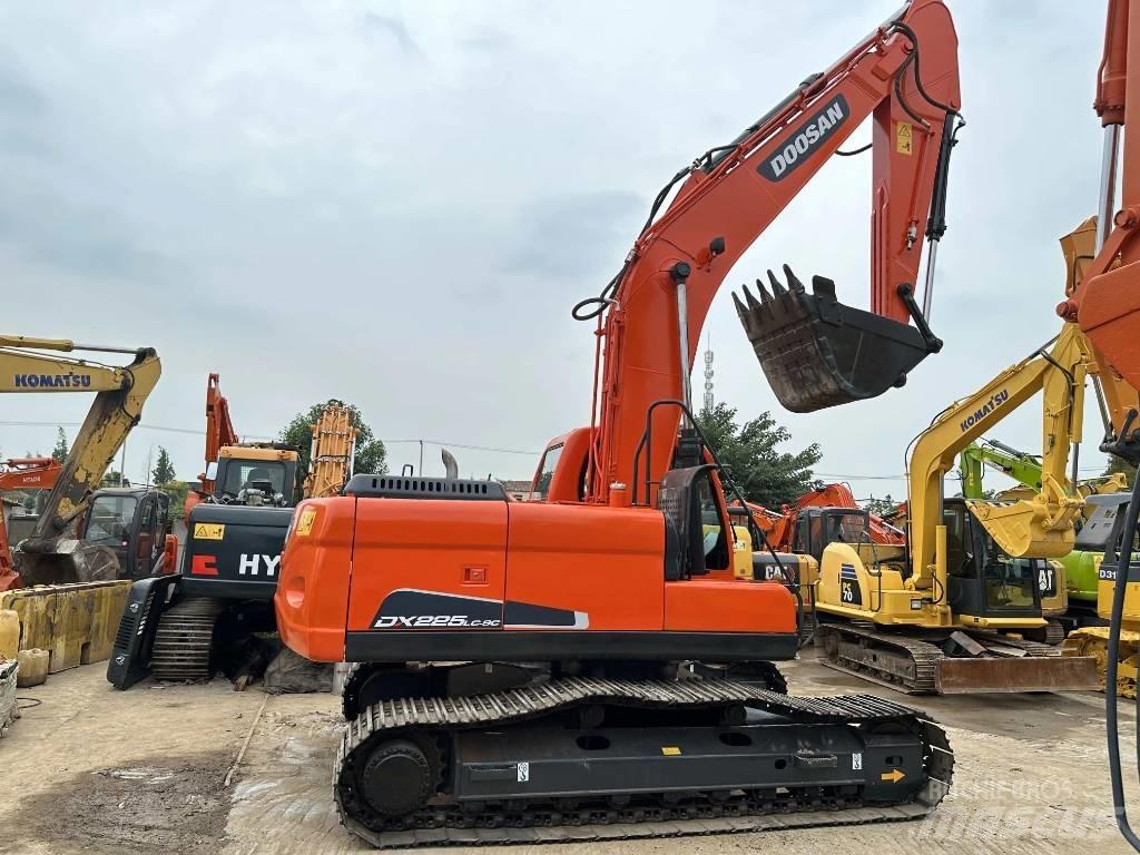 Doosan DX225LC-9C Lánctalpas kotrók