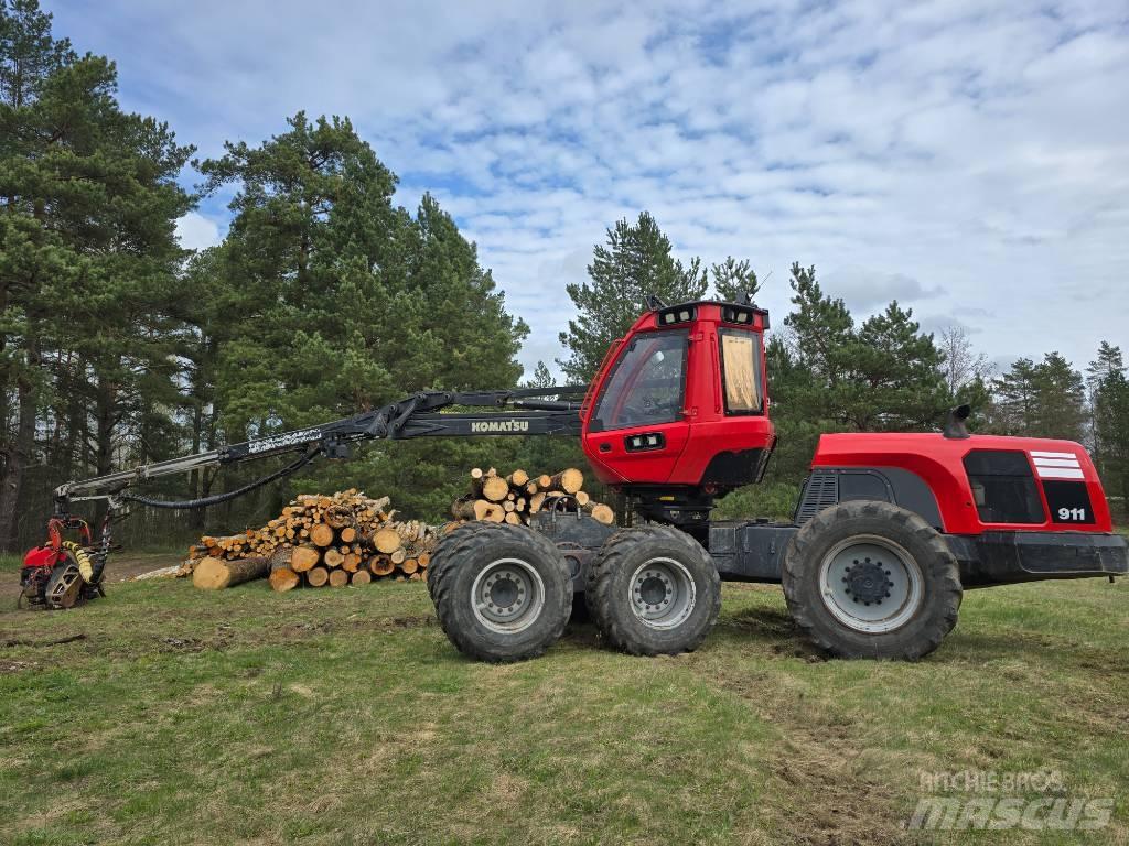 Komatsu 911.6 Betakarítók