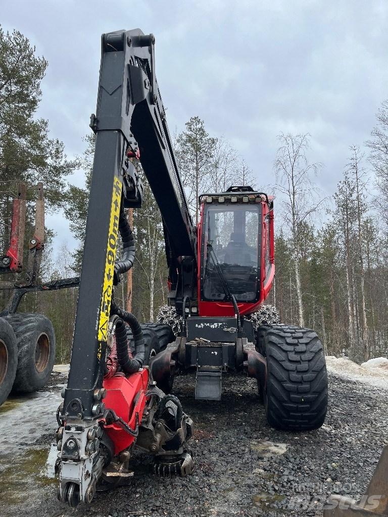Komatsu 911 Betakarítók