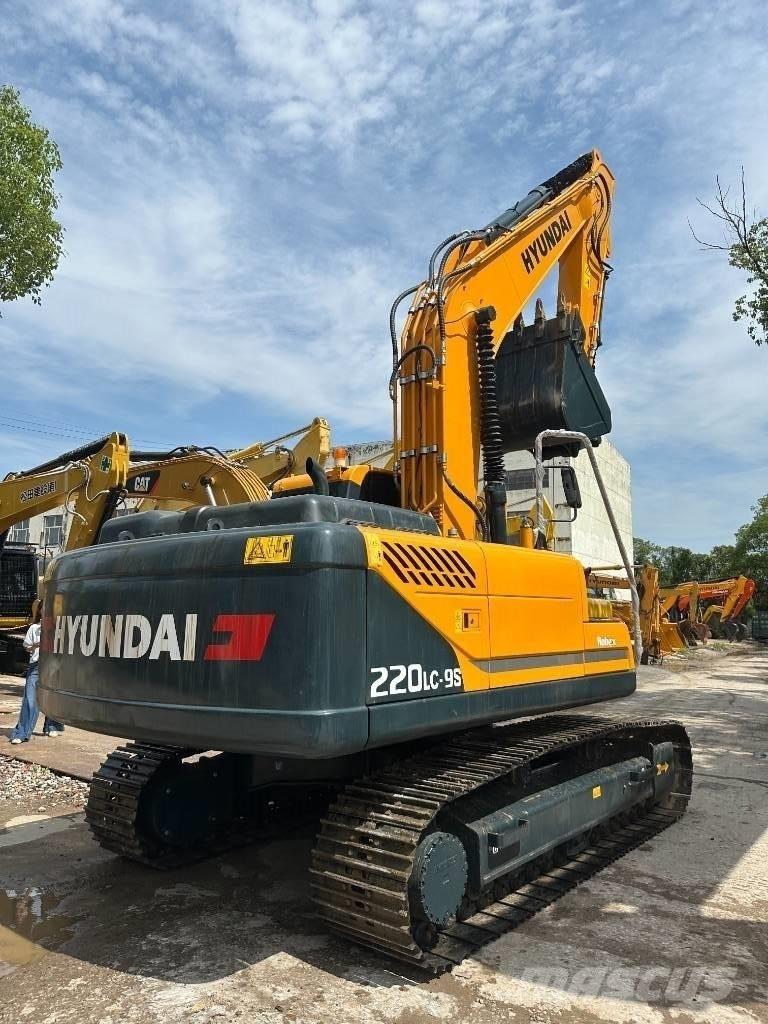 Hyundai 220LC-9S Lánctalpas kotrók