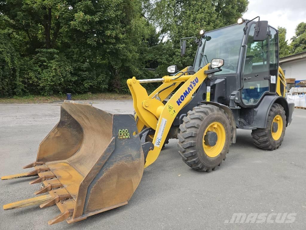 Komatsu WA 70 M-8 Gumikerekes homlokrakodók