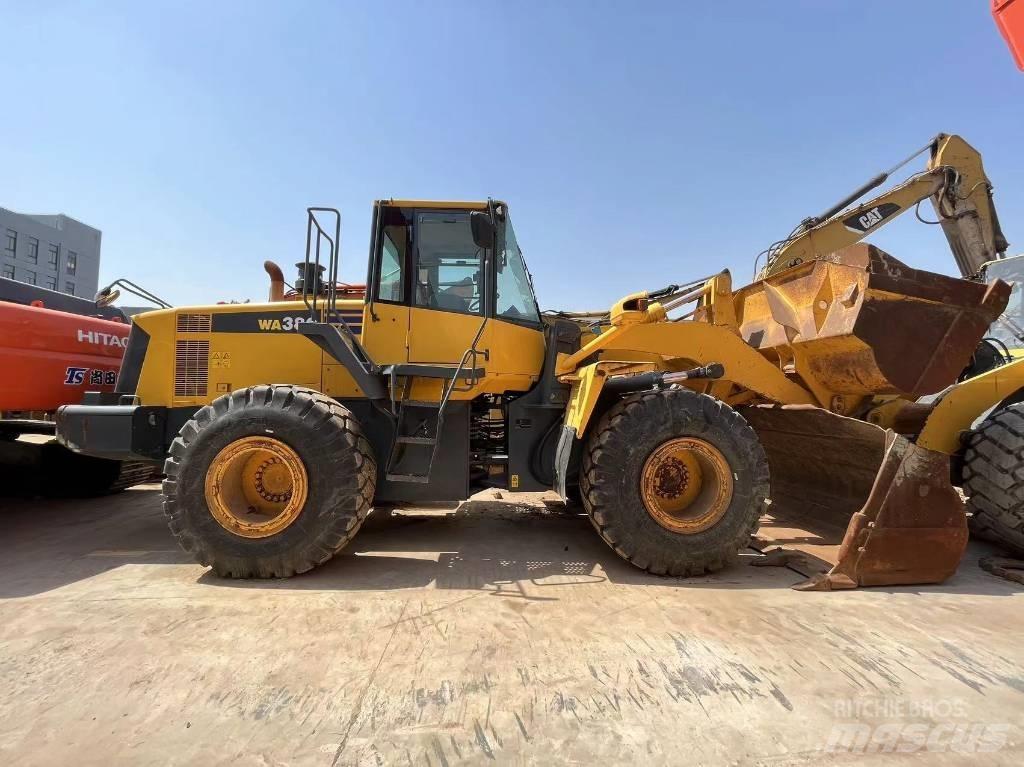 Komatsu WA 380 Gumikerekes homlokrakodók