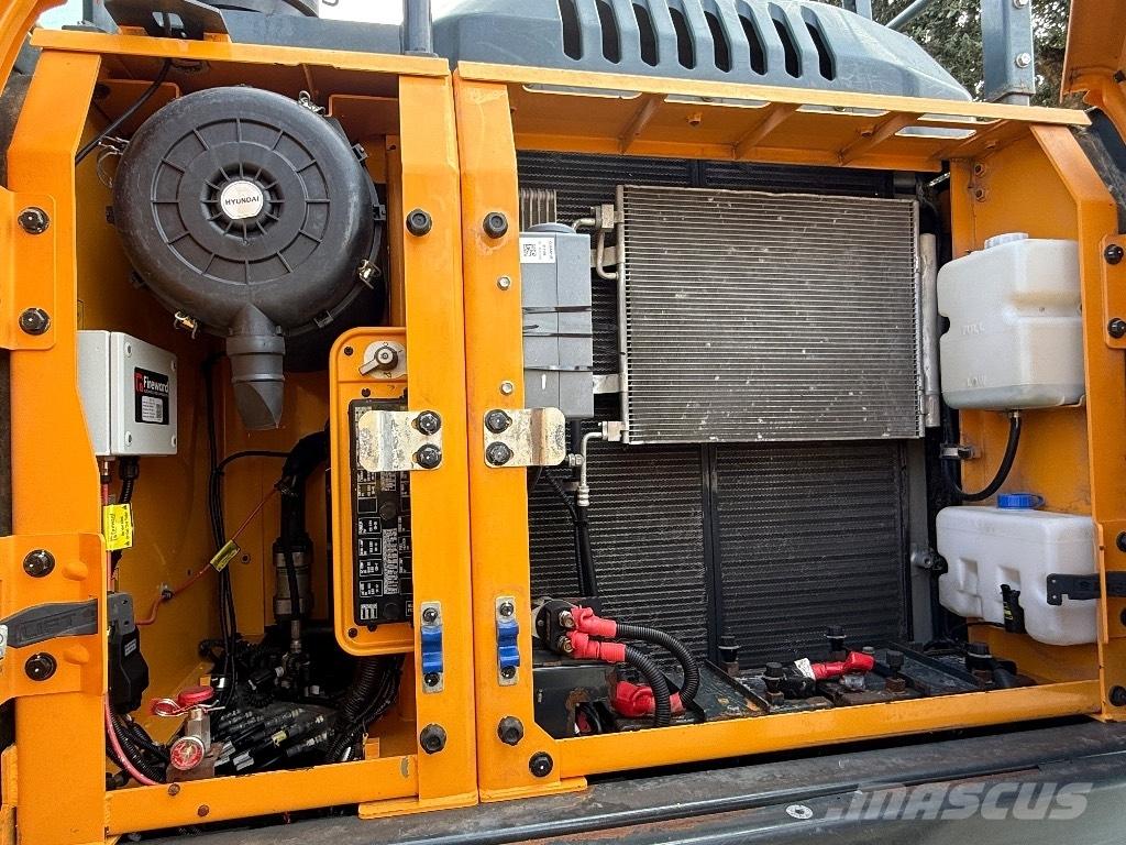 Hyundai HX220AL Lánctalpas kotrók