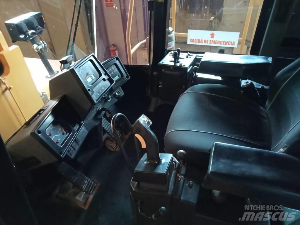 CAT 988H Mini homlokrakodók