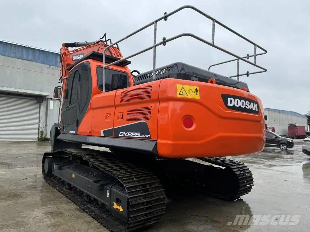Doosan DX 225 LC Lánctalpas kotrók