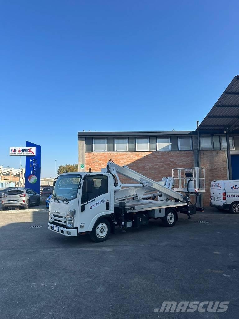 Multitel MX 200 Teherautóra szerelt emelők és állványok