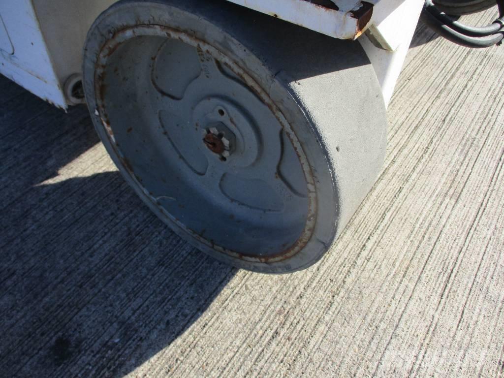 Genie GS 2046 (163) Ollós emelők