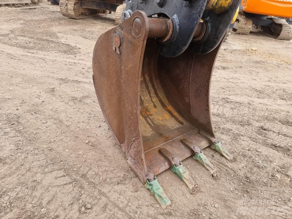JCB JS 210 LC Lánctalpas kotrók