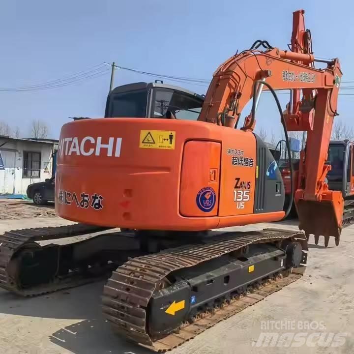 Hitachi ZX135 Lánctalpas kotrók