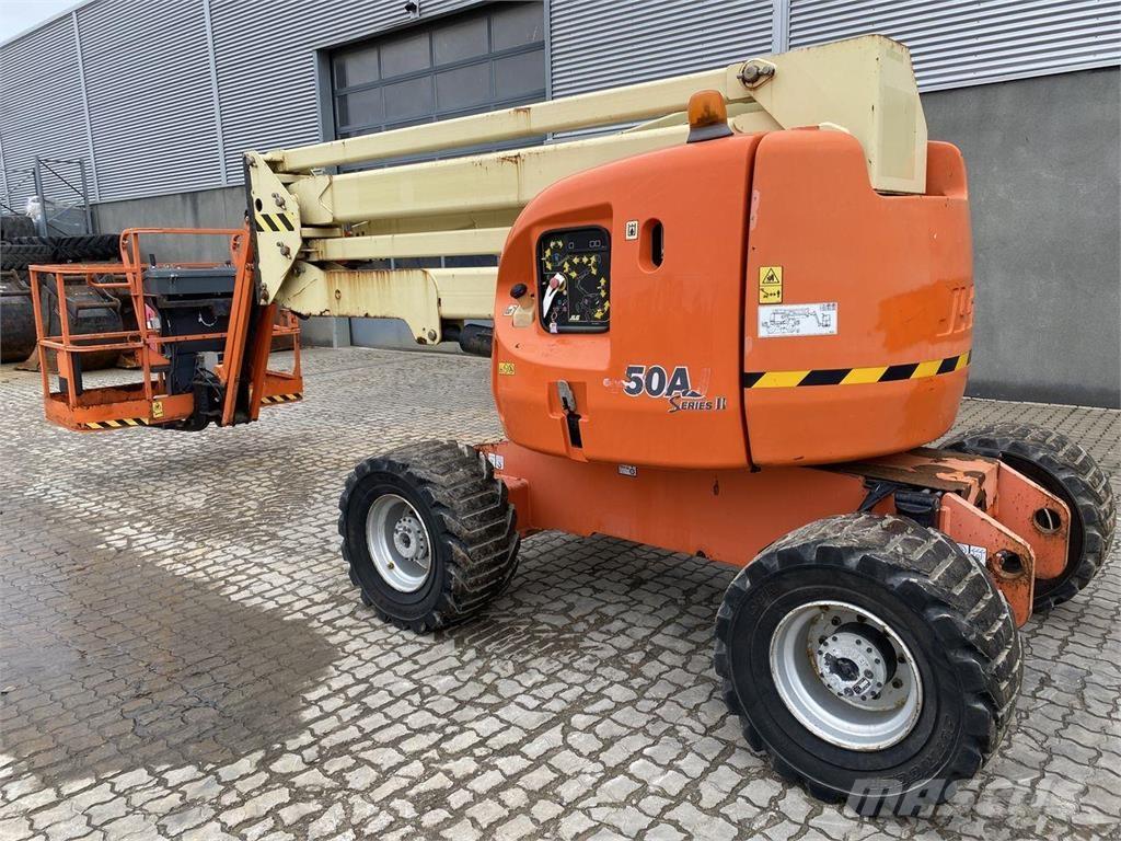 JLG 450AJ Karos emelők