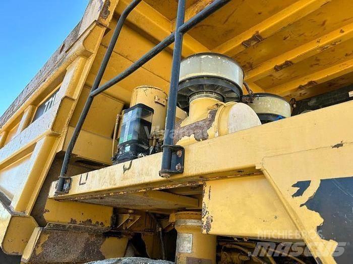 CAT 771D Mezei dömperek