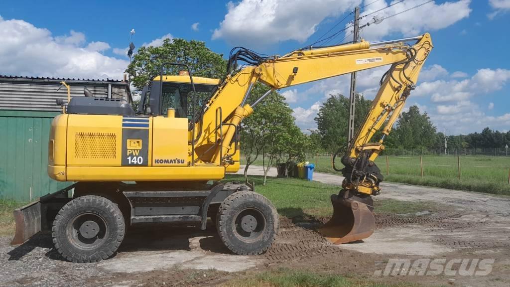 Komatsu PW 140-7 Gumikerekes kotrók