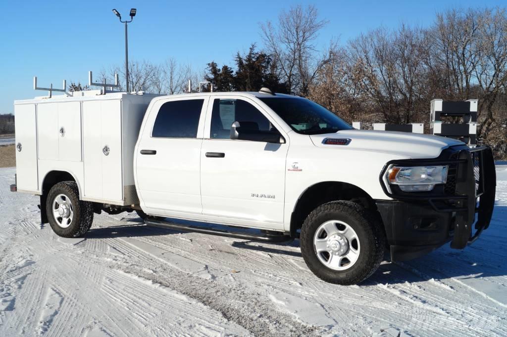 RAM 3500 TRADESMAN Kis teherszállító/Platós kocsi