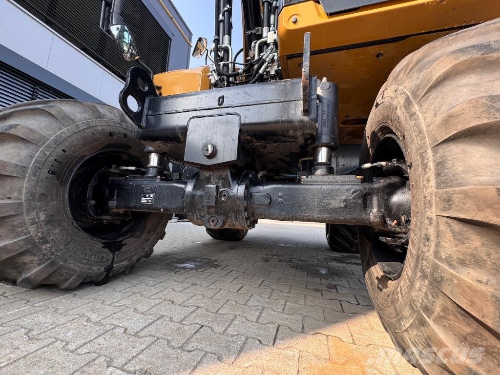 CAT M316 Gumikerekes kotrók